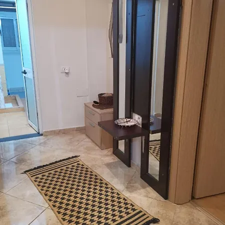 Διαμέρισμα Downtown Authentic Myslym Shyri